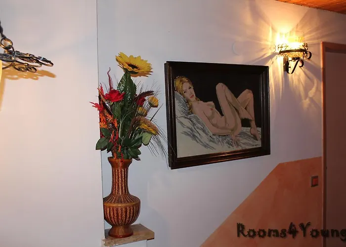 Rooms4young Πανσιόν *