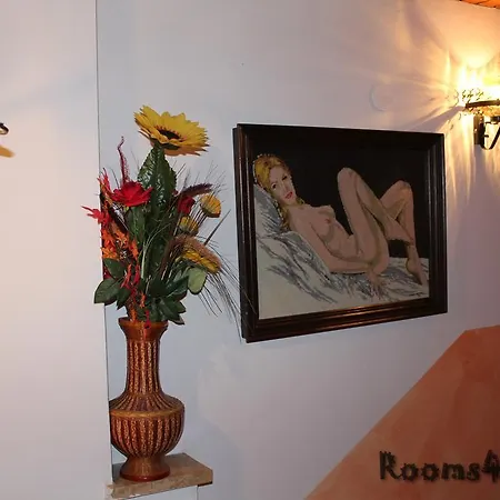 Rooms4young Casa de hóspedes *